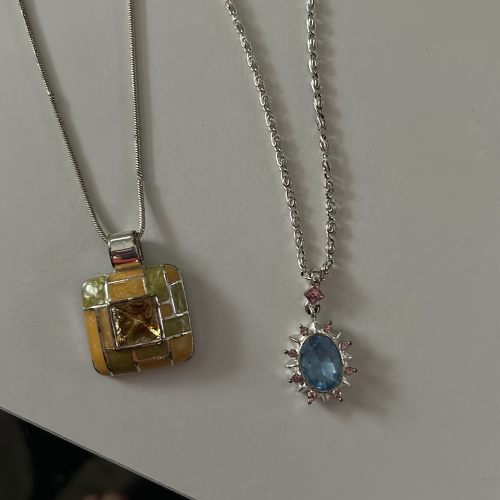 Bundle of two necklaces - Picture 2 of 5